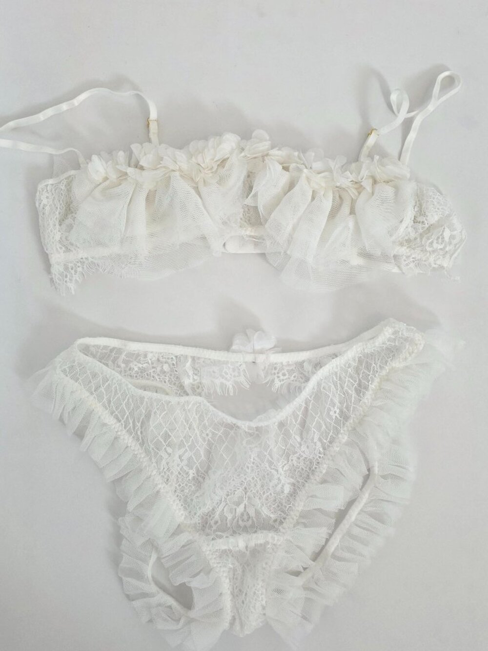 White Lace & Mesh Three Piece Lingerie Set - Size Small
